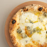 KIWA Bazaar マルゲリータパリアッチョ マルゲリータ　4種のチーズのピッツァ（クアトロフォルマッジ）
